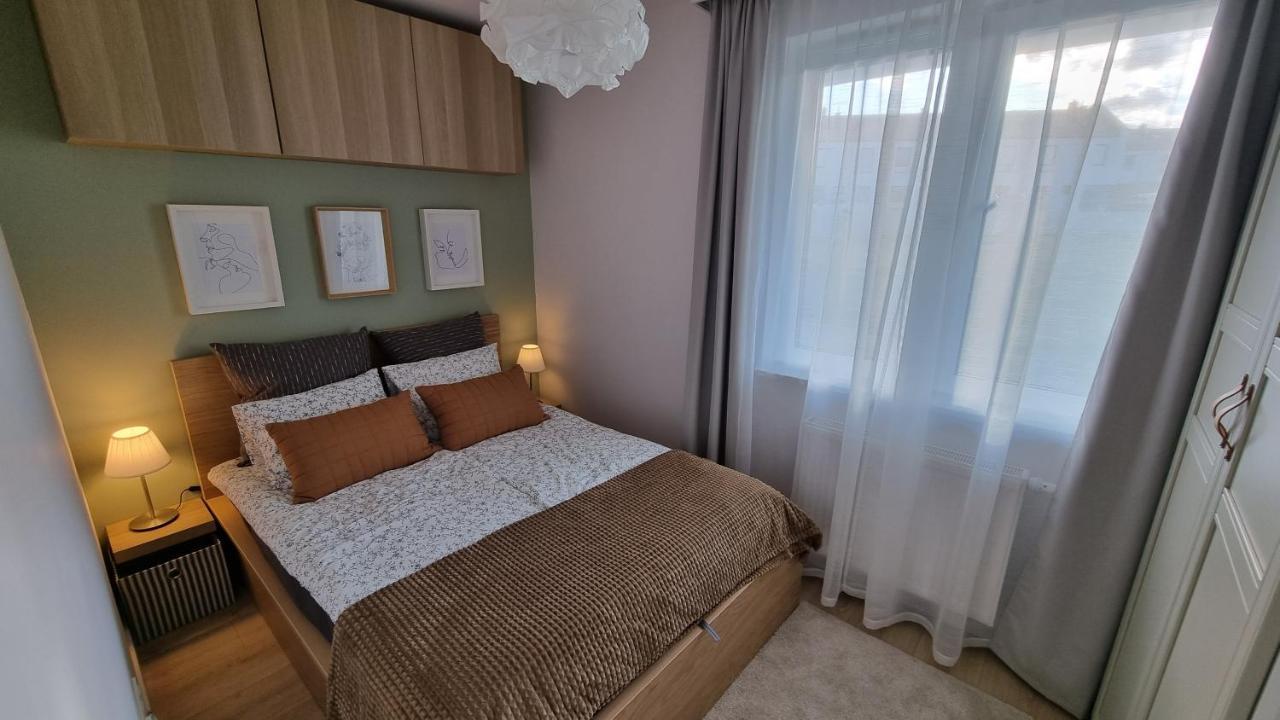 Apartament Mlody Gdansk - Bezplatny Parking, Mocne Wifi, Dobre Polaczenie Z Lotniskiem エクステリア 写真