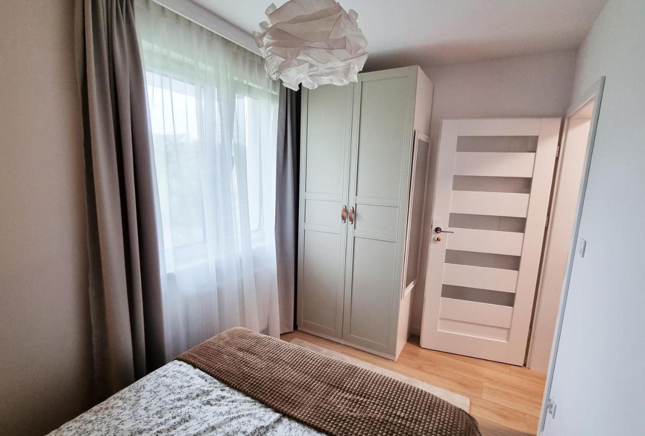 Apartament Mlody Gdansk - Bezplatny Parking, Mocne Wifi, Dobre Polaczenie Z Lotniskiem エクステリア 写真